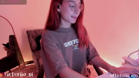 Snapshot of victoriia_ross chatting on 01-31-25, 08:33 Annie vic online show from 01-31-25, 08:33