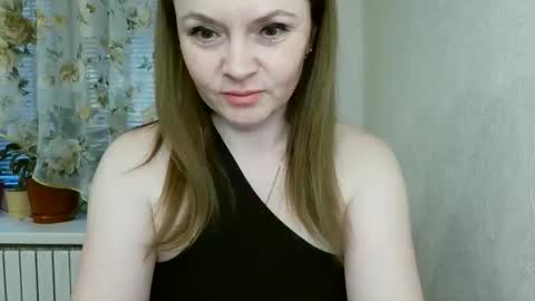 Snapshot of victoriia_secret chatting on 03-24-26, 03:06 Victoria online show from 03-24-26, 03:06