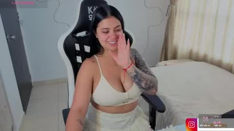 V  I C  T O R I A  online show from 04-28-26, 07:52