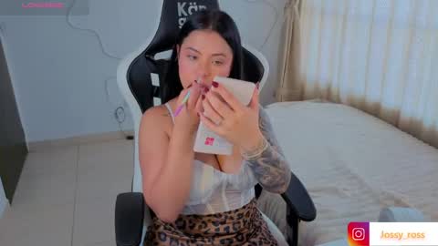 V  I C  T O R I A  online show from 05-26-26, 07:32