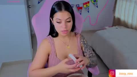 V  I C  T O R I A  online show from 06-18-26, 09:08