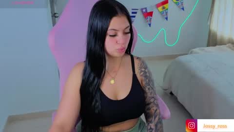 V  I C  T O R I A  online show from 06-19-26, 08:12