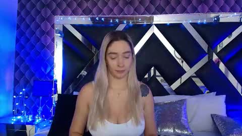 Snapshot of victtoria_lee chatting on 01-06-26, 07:39 victtoria lee online show from 01-06-26, 07:39