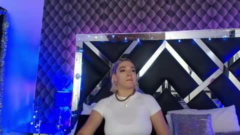 Snapshot of victtoria_lee chatting on 07-18-26, 06:56 victtoria lee online show from 07-18-26, 06:56