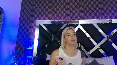 Snapshot of victtoria_lee chatting on 07-27-26, 07:21 victtoria lee online show from 07-27-26, 07:21