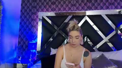 Snapshot of victtoria_lee chatting on 07-28-26, 07:39 victtoria lee online show from 07-28-26, 07:39