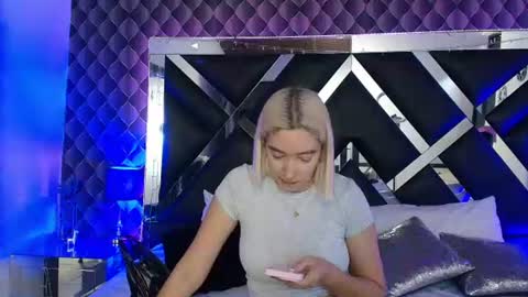 Snapshot of victtoria_lee chatting on 07-29-26, 07:23 victtoria lee online show from 07-29-26, 07:23