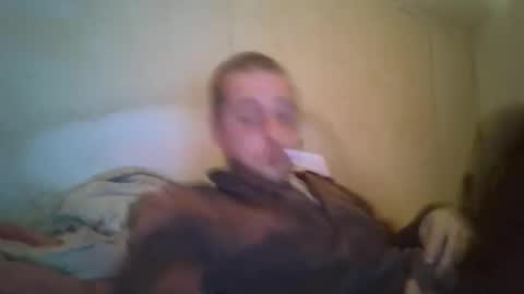 Snapshot of vids1977 chatting on 12-15-24, 01:32 vids1977 online show from 12-15-24, 01:32