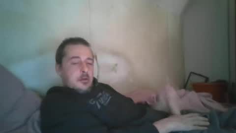 Snapshot of vids1977 chatting on 01-19-25, 07:04 vids1977 online show from 01-19-25, 07:04