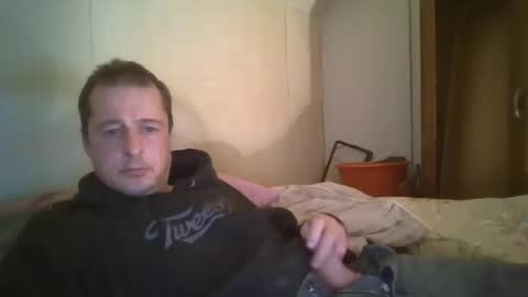 Snapshot of vids1977 chatting on 01-22-25, 09:35 vids1977 online show from 01-22-25, 09:35