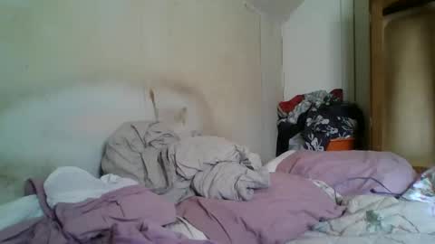 Snapshot of vids1977 chatting on 02-17-25, 06:37 vids1977 online show from 02-17-25, 06:37