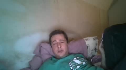 Snapshot of vids1977 chatting on 02-19-25, 07:17 vids1977 online show from 02-19-25, 07:17