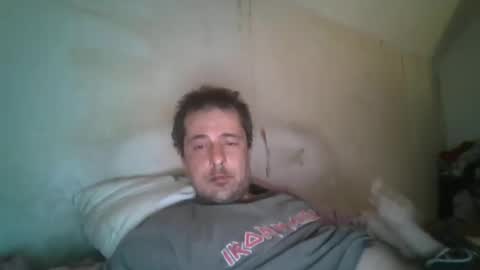 Snapshot of vids1977 chatting on 03-08-25, 03:17 vids1977 online show from 03-08-25, 03:17
