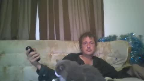 Snapshot of vids1977 chatting on 10-13-25, 02:00 vids1977 online show from 10-13-25, 02:00