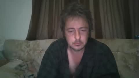 Snapshot of vids1977 chatting on 10-19-25, 07:31 vids1977 online show from 10-19-25, 07:31