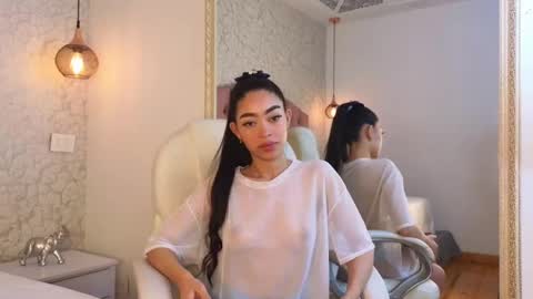 Violet  online show from 11-19-25, 07:36