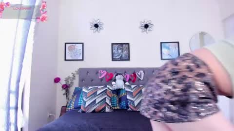 Violet online show from 06-20-26, 07:49