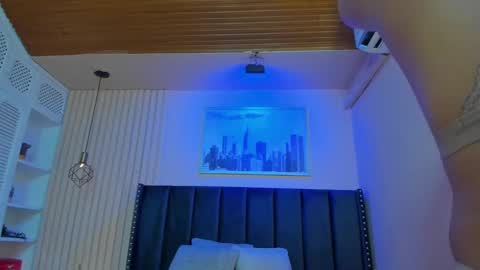 Snapshot of viiolett_lee chatting on 01-14-25, 07:53 Viiolett online show from 01-14-25, 07:53