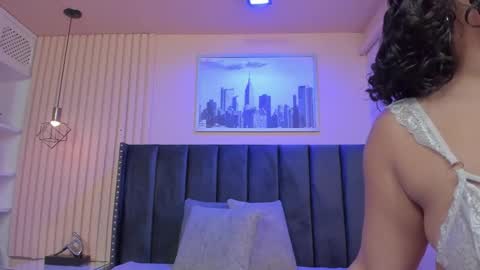 Viiolett online show from 10-25-25, 08:36