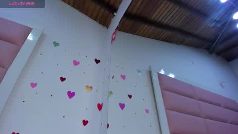 Snapshot of viioletta_18 chatting on 09-11-25, 12:16 Violetta online show from 09-11-25, 12:16