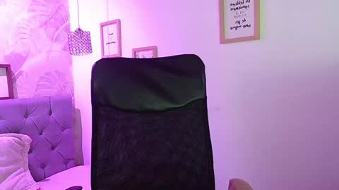 Snapshot of viiolleta chatting on 01-07-25, 12:31 viioleta online show from 01-07-25, 12:31