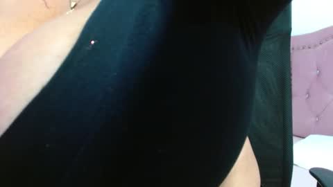 viioleta online show from 11-19-25, 01:11