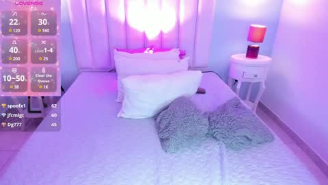 Snapshot of viiooleet chatting on 01-06-25, 04:13 Violet online show from 01-06-25, 04:13