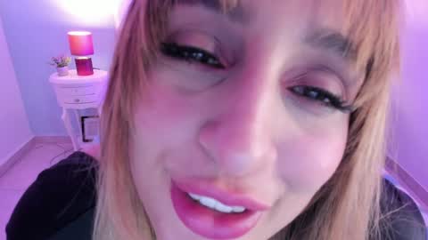 Snapshot of viiooleet chatting on 02-01-25, 01:09 Violet online show from 02-01-25, 01:09