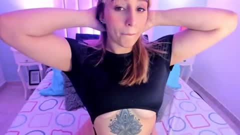 Snapshot of viiooleet chatting on 10-03-25, 12:35 Violet online show from 10-03-25, 12:35