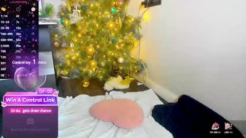 Snapshot of vik_and_love chatting on 12-30-24, 04:20 Vika online show from 12-30-24, 04:20