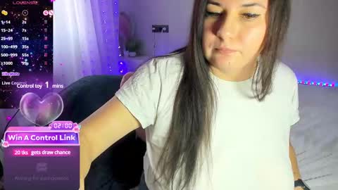 Snapshot of vik_and_love chatting on 01-21-25, 07:58 Vika online show from 01-21-25, 07:58