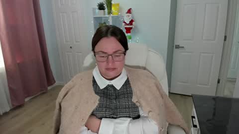 Ukrainian-woman online show from 12-13-24, 03:54