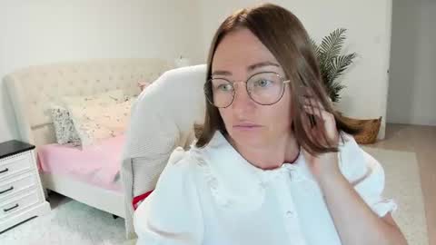 Ukrainian-woman online show from 07-28-26, 03:21