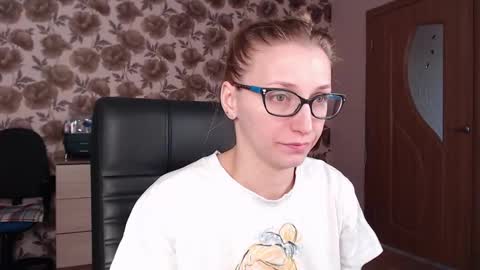 Snapshot of vikaericka chatting on 01-21-25, 09:13 Vika online show from 01-21-25, 09:13