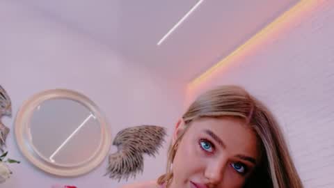 vikafever online show from 11-27-25, 03:58