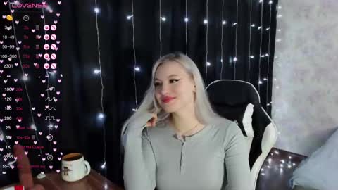 Snapshot of vikapowers chatting on 02-05-25, 06:04 vikapowers online show from 02-05-25, 06:04