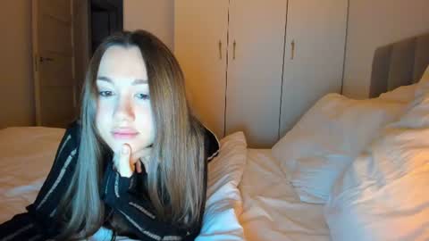 Vika   online show from 06-15-26, 09:39