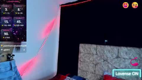 Snapshot of vikgomez chatting on 09-27-25, 03:22 Vikgomez online show from 09-27-25, 03:22