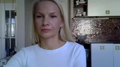 viki_loun5 online show from 10-01-25, 07:25