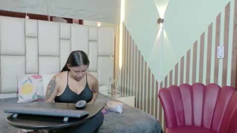 vikiTomson online show from 04-28-26, 12:32