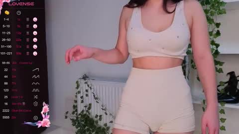 Snapshot of viksinite chatting on 02-28-26, 07:48 Vixi online show from 02-28-26, 07:48