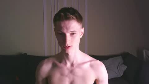 Snapshot of viksons chatting on 10-12-25, 10:42 Max online show from 10-12-25, 10:42