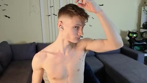 Snapshot of viksons chatting on 10-29-25, 06:09 Max online show from 10-29-25, 06:09