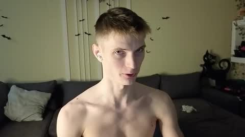 Snapshot of viksons chatting on 11-16-25, 07:41 Max online show from 11-16-25, 07:41