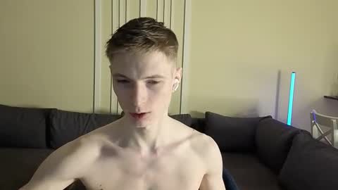 Snapshot of viksons chatting on 02-20-26, 11:27 Max online show from 02-20-26, 11:27