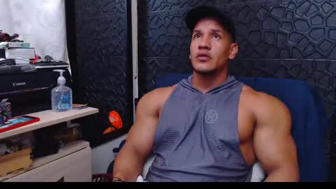 Snapshot of viktorherrera chatting on 12-30-24, 02:08 Viktor Herrera online show from 12-30-24, 02:08