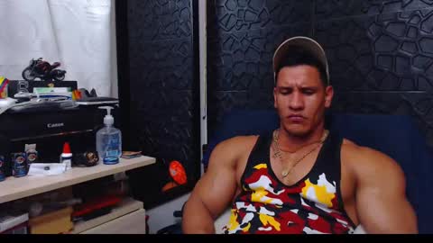 Snapshot of viktorherrera chatting on 01-05-25, 03:32 Viktor Herrera online show from 01-05-25, 03:32
