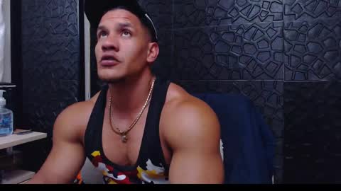 Snapshot of viktorherrera chatting on 01-13-25, 01:56 Viktor Herrera online show from 01-13-25, 01:56