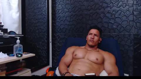 Snapshot of viktorherrera chatting on 01-13-25, 06:16 Viktor Herrera online show from 01-13-25, 06:16