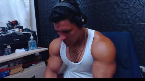 Snapshot of viktorherrera chatting on 01-25-25, 06:24 Viktor Herrera online show from 01-25-25, 06:24